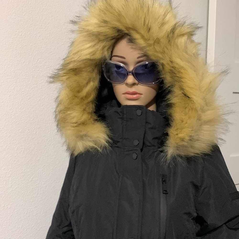 NWT Tahari Whitney Black Faux Fur Trim Hood Puffer Parka Coat